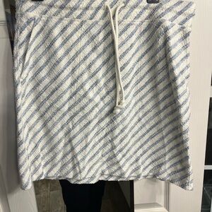 Women’s Lou and Grey skirt.